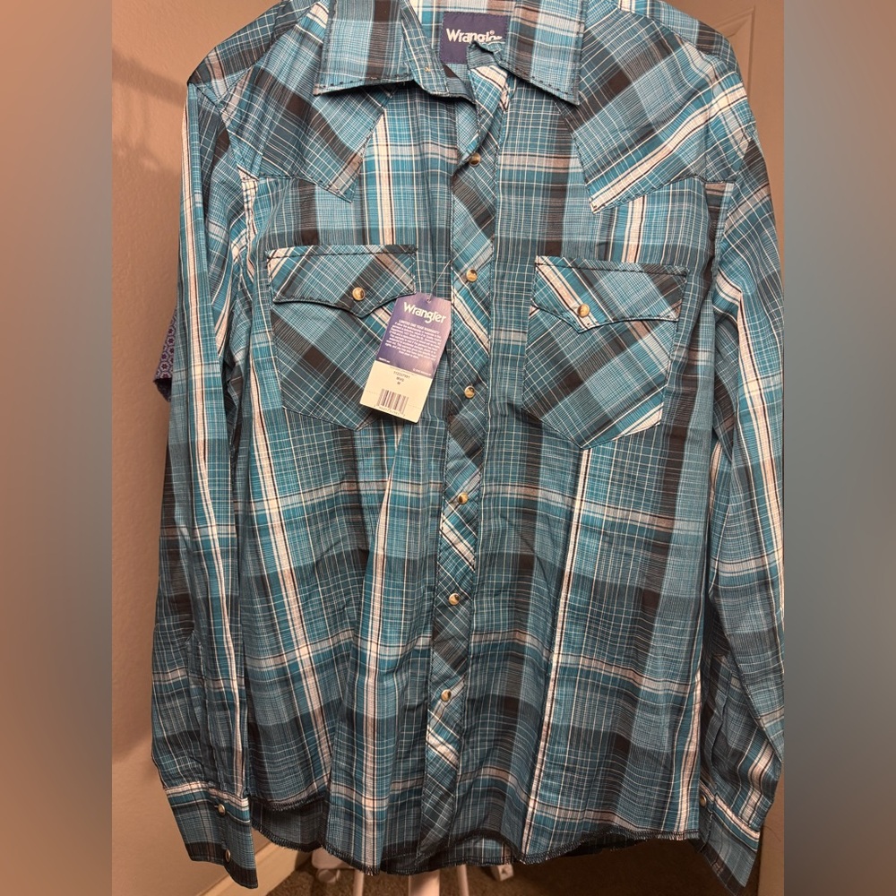 Wrangler Men's Teal and Black Plaid Button Down Shirt